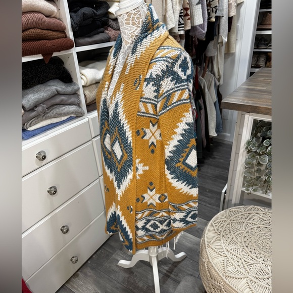 Aztec/Geometric Cardigan - Picture 3 of 5